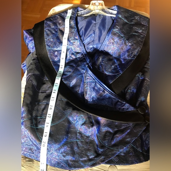 Samuel Dong shimmering blazer in royal blue - Picture 7 of 10